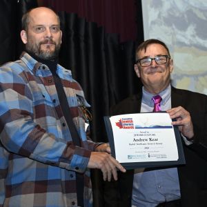 <b>Andrew Kear</b> receives the Award for Jewish Culture from Jury Chair Edward Trapunski.